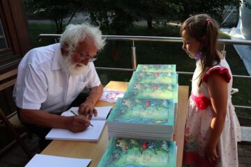 Versurile sunt semnate de scriitorul fălticenean Constantin Bulboacă