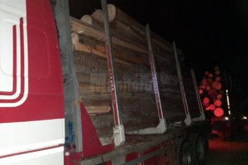 Camionul oprit la Moldovița