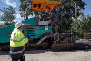 Flutur a inspectat lucrările la drumul din Mălini spre Slatina – Găinești