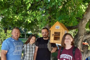Voluntarii Asociației „Rădăuțiul Civic” au realizat, montat și amplasat recent două „cuiburi de cărți” în Parcul „Bogdan Vodă” și în parcul central din Rădăuți