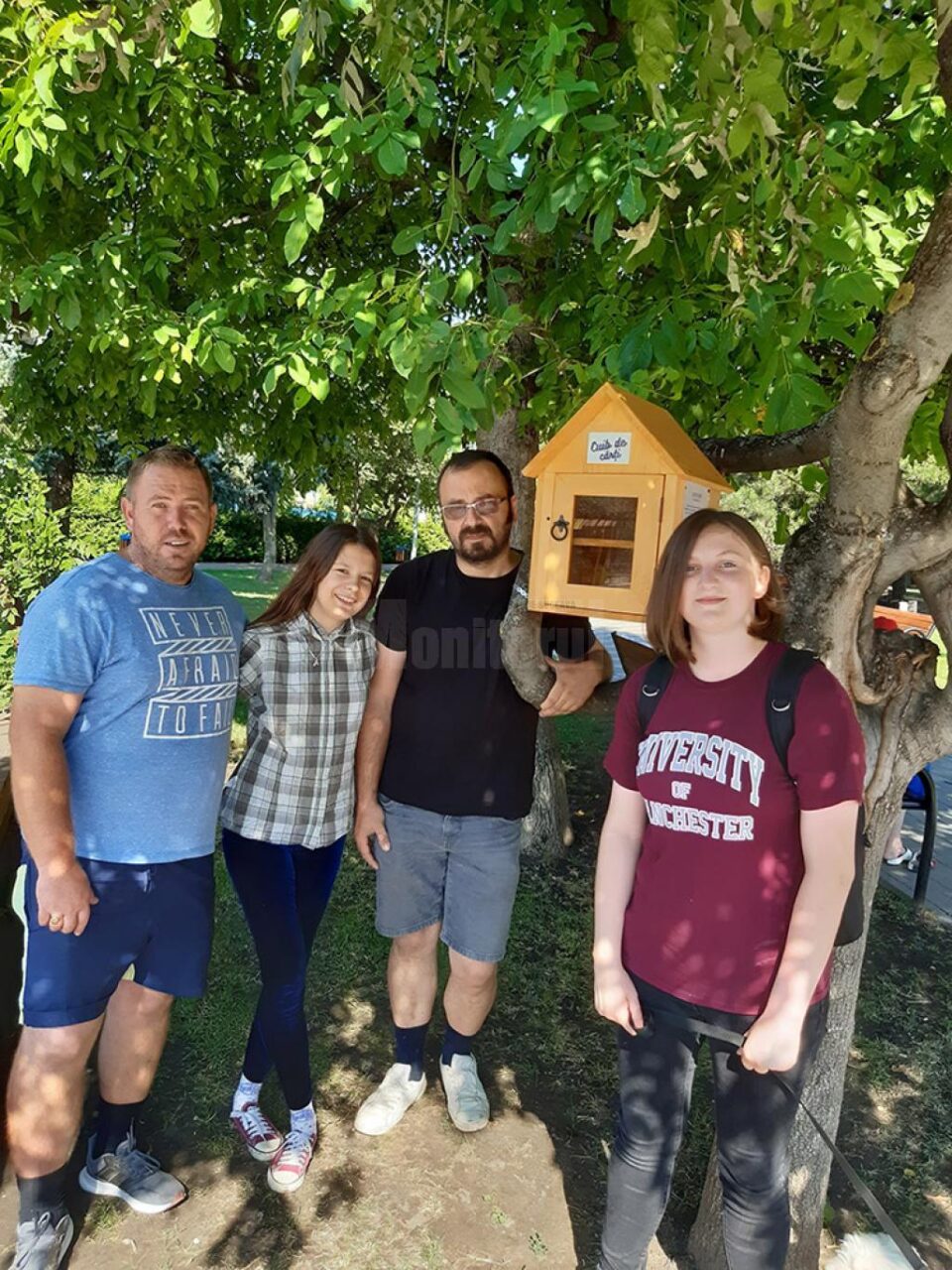 Voluntarii Asociației „Rădăuțiul Civic” au realizat, montat și amplasat recent două „cuiburi de cărți” în Parcul „Bogdan Vodă” și în parcul central din Rădăuți
