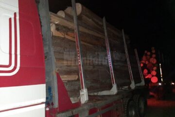 Camionul oprit la Moldovița