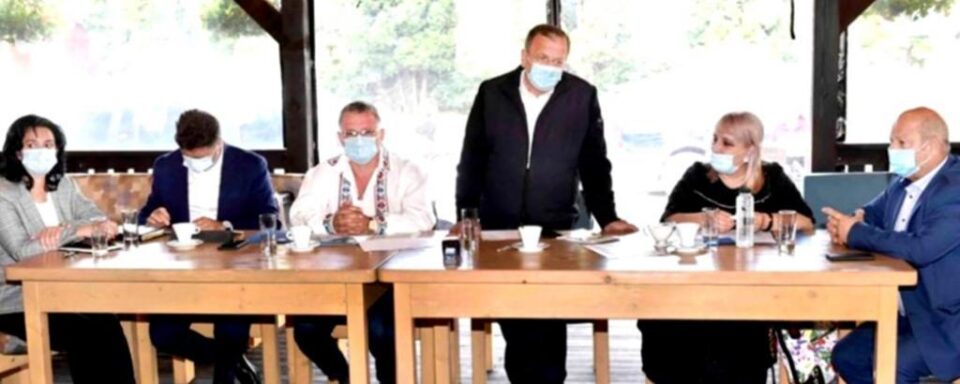 Ministrul Agriculturii s-a întâlnit cu fermieri suceveni, la invitația lui Flutur
