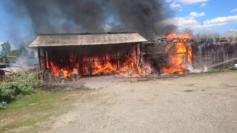 Incendiu cu pagube mari de la o țigară aruncată aiurea
