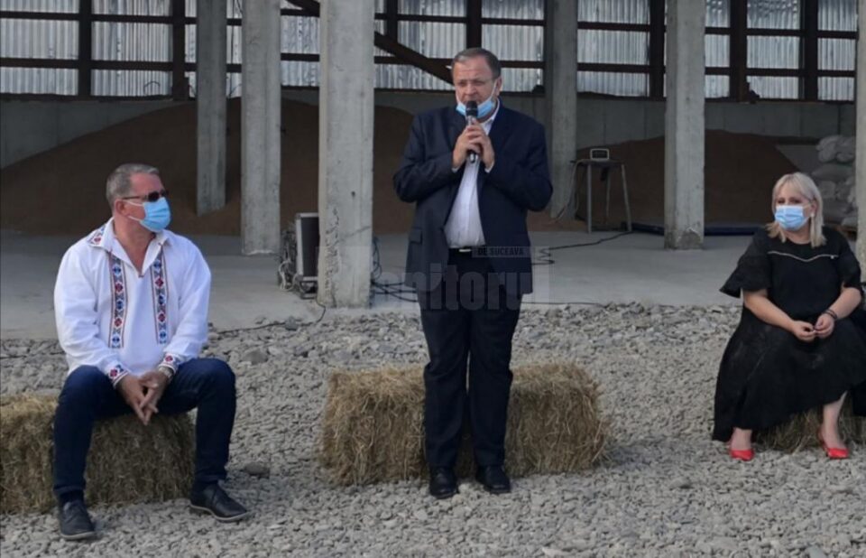 Ministrul Agriculturii și Dezvoltării Rurale, Nechita-Adrian Oros, a fost în vizită de lucru la Suceava, săptămâna trecută, la invitația lui Gheorghe Flutur