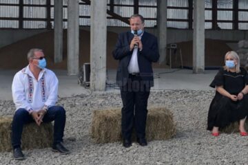 Ministrul Agriculturii și Dezvoltării Rurale, Nechita-Adrian Oros, a fost în vizită de lucru la Suceava, săptămâna trecută, la invitația lui Gheorghe Flutur