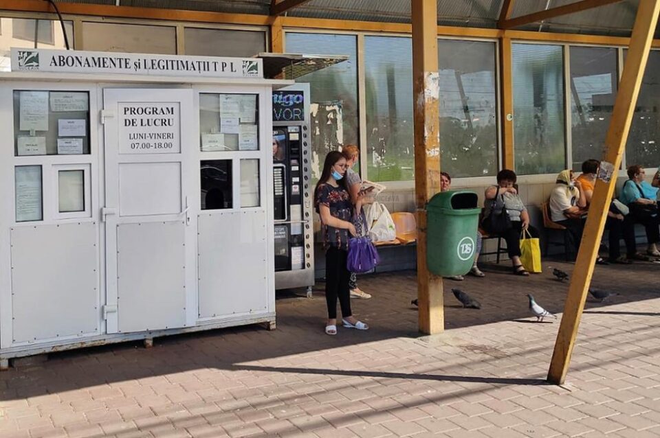 Pentru eliberarea abonamentelor TPL gratuite elevii trebuie să prezinte și adeverință de la unitatea de învățământ, de la 1 septembrie