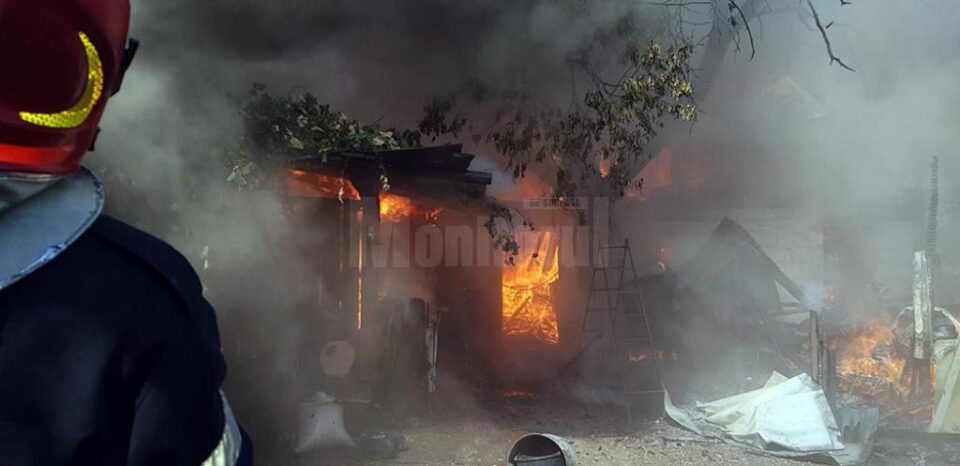 Incendiul a cuprins mai multe anexe ale gospodăriei