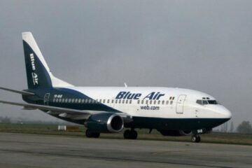 Pasageri lăsați pe Aeroportul din Salcea de compania Blue Air, deși aveau bilete cumpărate de luni bune Foto desteptarea.ro