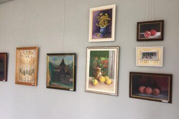 „Armonii de toamnă”, expoziția de grup a profesorilor de artă plastică din județul Suceava