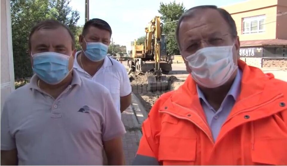 Gheorghe Flutur și primarul orașului Liteni, Tomiță Onisii