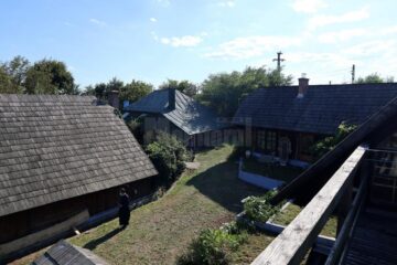 La Liteni, Moara, un “Triunghi – Sculptură, Arhitectură, Agricultură”