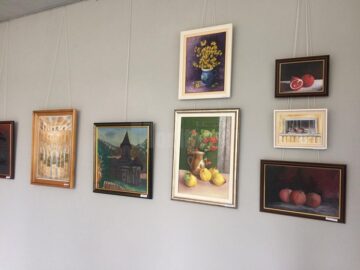 „Armonii de toamnă”, expoziția de grup a profesorilor de artă plastică din județul Suceava