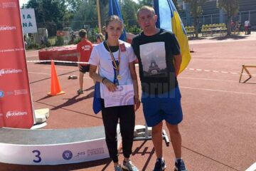 Campioana națională Ionela Claudia Costiuc alături de antrenorul Cristian Prâsneac