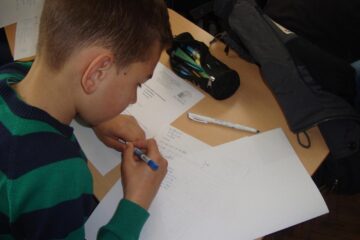 Elevii încep școala peste o săptămână Elevii încep școala peste o săptămână