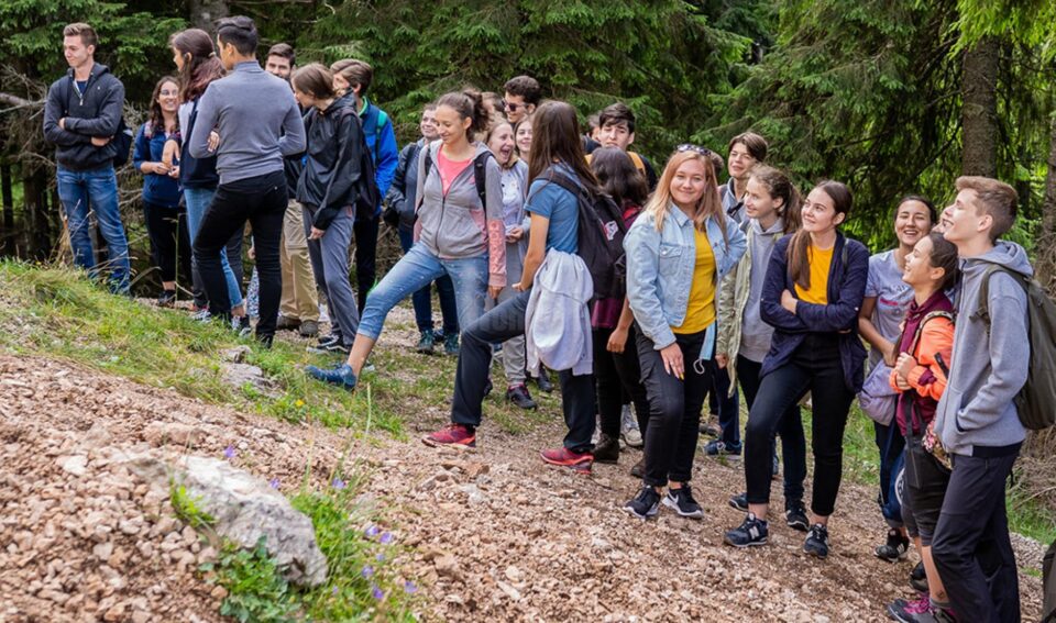 Alpinism în Munții Rarău pentru voluntarii din Asociația Tinerilor Ortodocși Suceveni