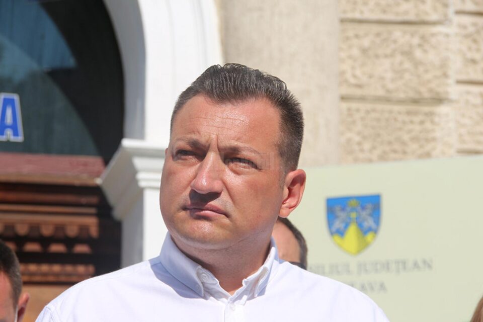 Primarul din Pojorâta, Ioan Bogdan Codreanu, care este și candidatul PMP la funcția de președinte al Consiliului Județean Suceava Primarul din Pojorâta, Ioan Bogdan Codreanu, care este și candidatul PMP la funcția de președinte al Consiliului Județean Suceava