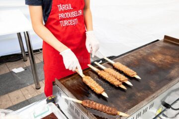 Târgul produselor turcești, în parcarea Iulius Mall