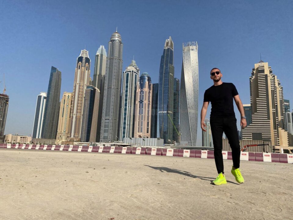 Ștefan Mandachi a anunțat că a avut deja întâlniri de afaceri cu profesioniști în domeniul imobiliarelor dar și cu puternici investitori din Dubai Ștefan Mandachi a anunțat că a avut deja întâlniri de afaceri cu profesioniști în domeniul imobiliarelor dar și cu puternici investitori din Dubai
