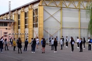 Prima zi de școală, cu măsuri speciale, din cauza pandemiei de coronavirus