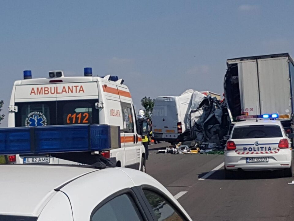 Un microbuz din Suceava, implicat într-un accident mortal pe DN 2, la Ialomița