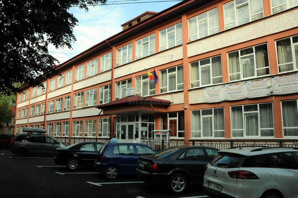 Liniște la Școala Gimnazială Nr. 4, în prima zi a noului an școlar