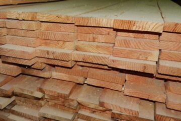 Transport repetat de lemn, pe același aviz, demonstrat de polițiști cu ajutorul camerelor de supraveghere