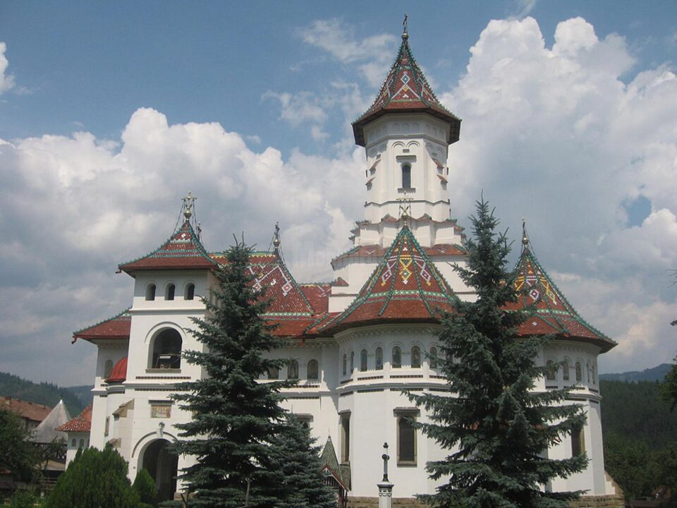 Biserica Adormirea Maicii Domnului din Câmpulung Moldovenesc Foto wikipedia.org Biserica Adormirea Maicii Domnului din Câmpulung Moldovenesc Foto wikipedia.org