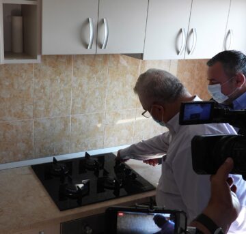 Ion Lungu a aprins flacăra aragazului la primele locuințe din Burdujeni Sat racordate la rețeaua de gaz metan