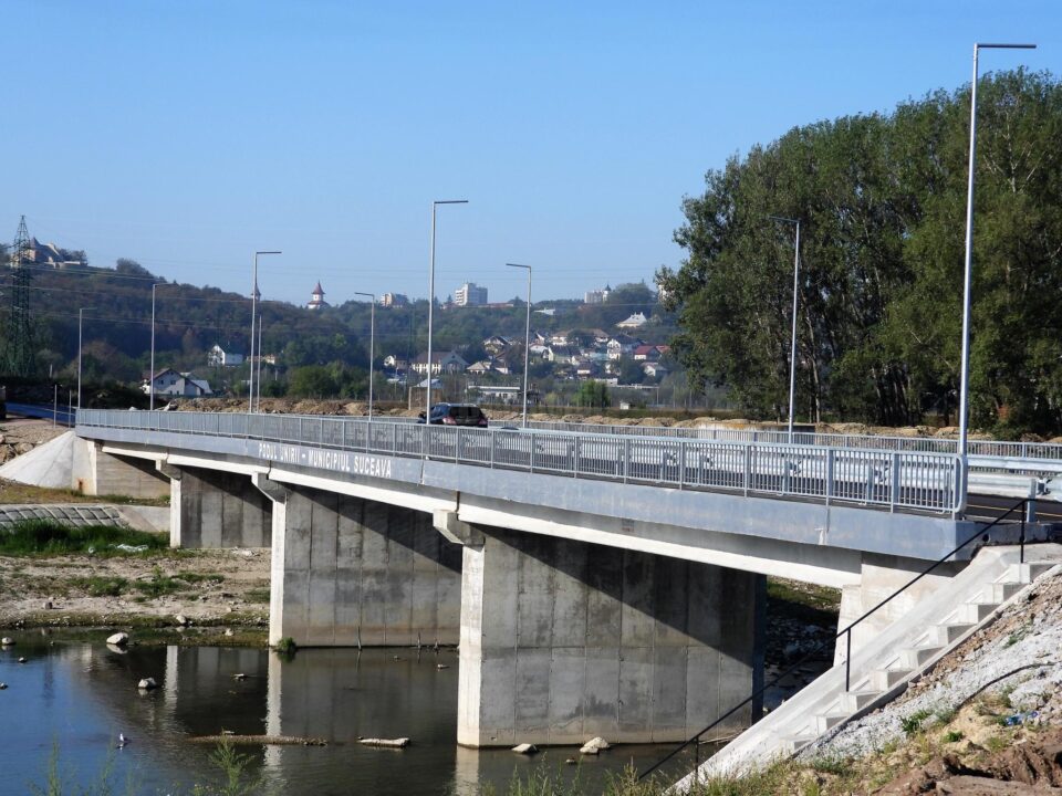 Podul Unirii, care face legătura între noua porțiune de drum și strada Enegeticianului