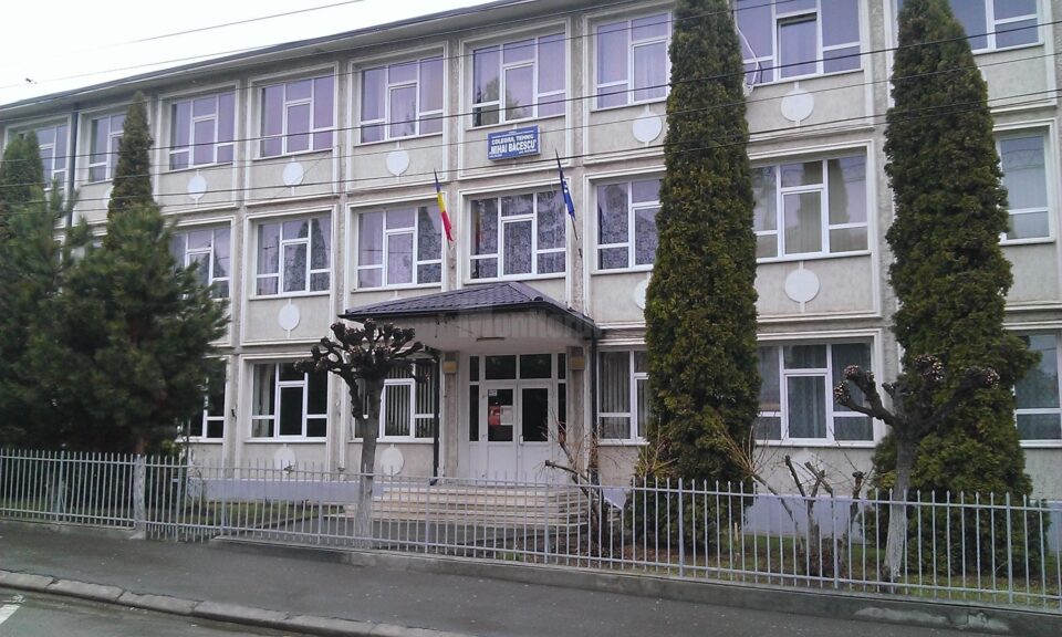 Colegiul Tehnic ”Mihai Băcescu” Fălticeni a intrat în scenariul roșu. Orele se țin doar online