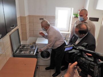 Ion Lungu a aprins flacăra aragazului la primele locuințe din Burdujeni Sat racordate la rețeaua de gaz metan