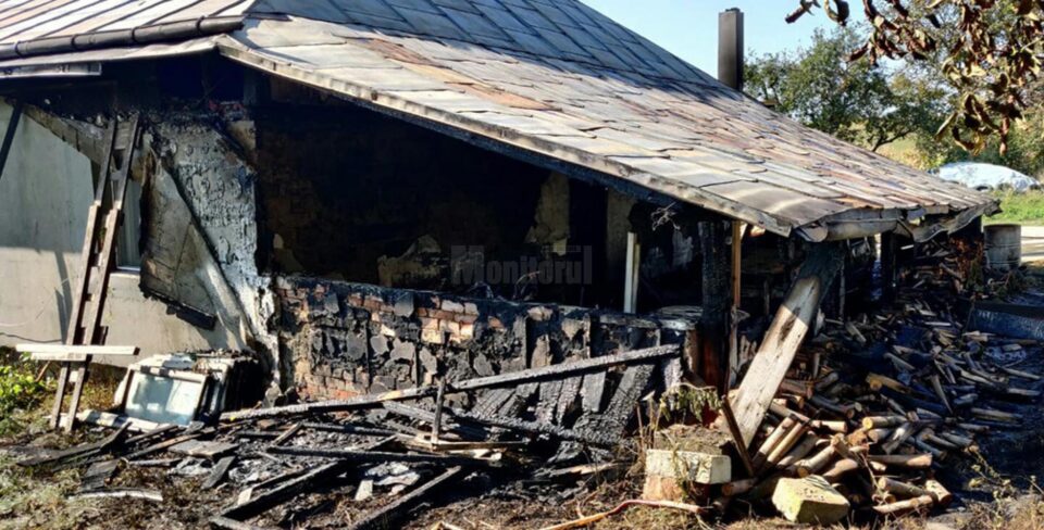 Incendiu într-o gospodărie din Ipotești