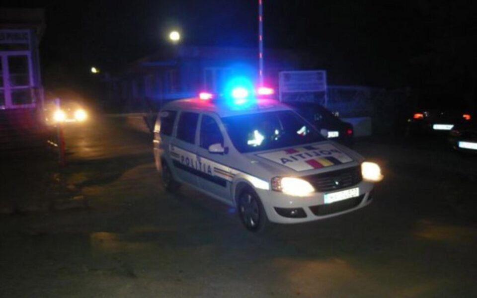 Șofer băut, urmărit și blocat în trafic, după ce nu a oprit la semnalele polițiștilor