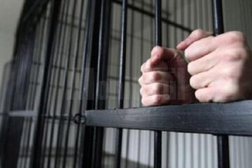Șase persoane reținute și cercetate sub control judiciar, după un scandal violent