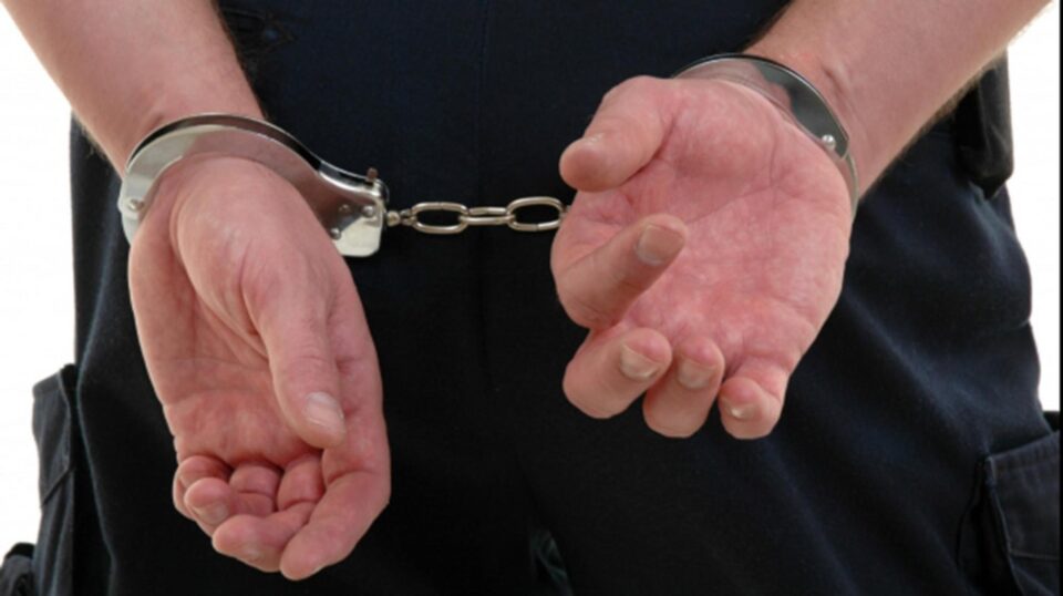 Cinci indivizi violenți au ajuns în arest, după ce s-au încăierat în plină stradă