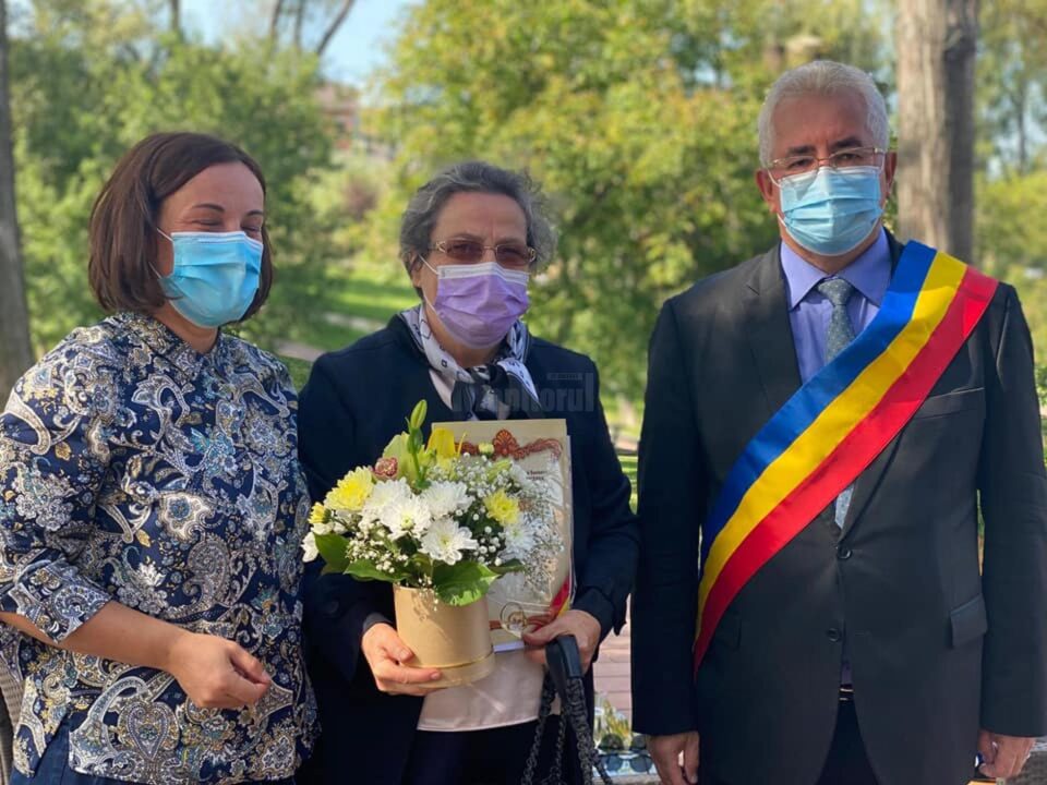 Cuplurile din Suceava care au împlinit 50 de ani de căsătorie, au fost sîrbătorite la zona de agrement Tătărași, într-o superbă zi de toamnă