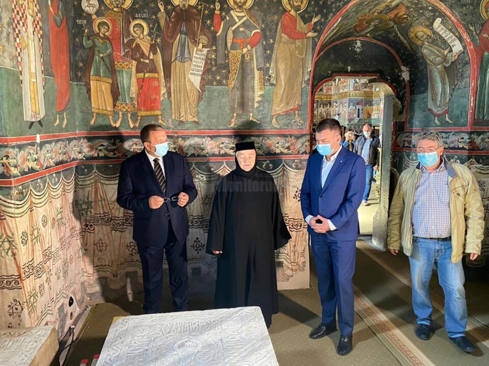 Ministrul Culturii, Bogdan Gheorghiu, și președintele CJ Suceava, Gheorghe Flutur, au participat la inaugurarea lucrărilor de restaurare