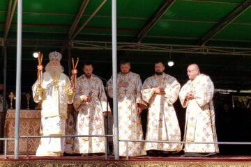 Vasile Demciuc, doctor în istorie, a fost hirotesit arhidiacon. Foto Arhiepiscopia Sucevei și Rădăuților