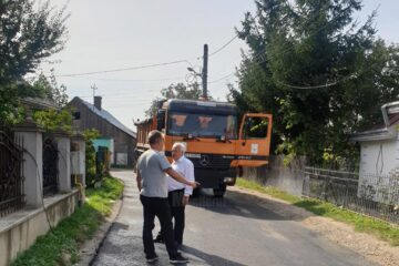 Lucrările de asfaltare din Rădăuți continuă în ritm accelerat