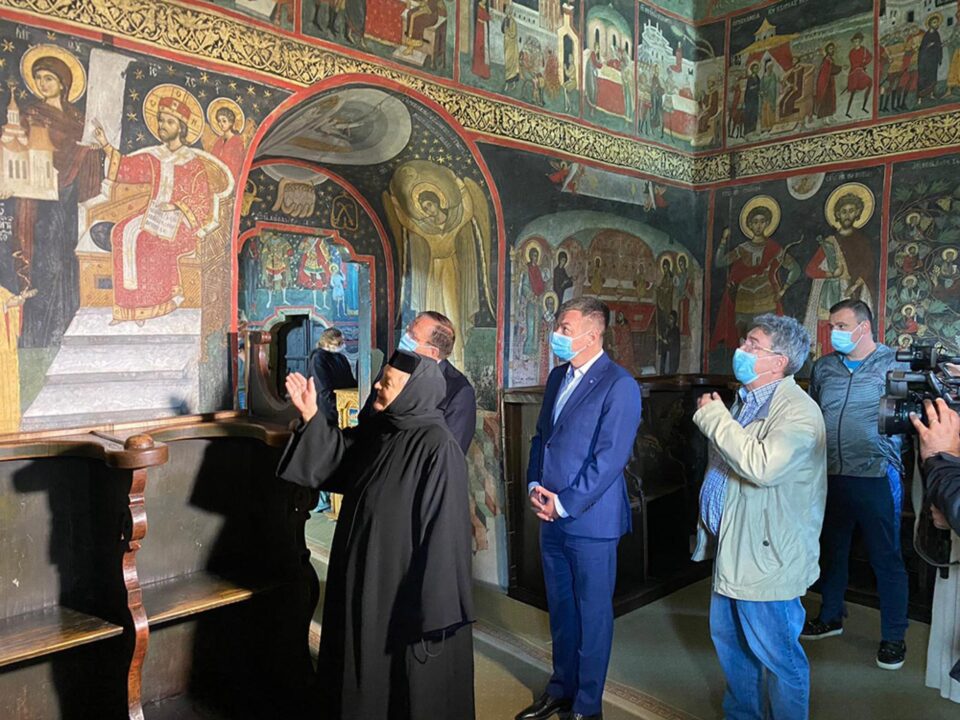 Ministrul Culturii, Bogdan Gheorghiu, și președintele CJ Suceava, Gheorghe Flutur, au participat la inaugurarea lucrărilor de restaurare