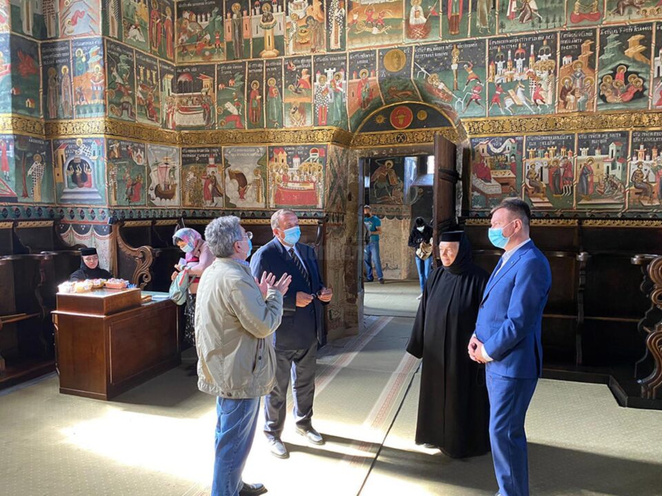 Ministrul Culturii, Bogdan Gheorghiu, și președintele CJ Suceava, Gheorghe Flutur, au participat la inaugurarea lucrărilor de restaurare