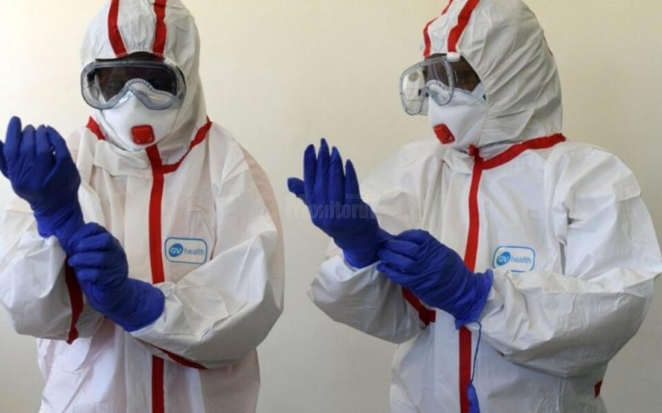 La alegătorii cu Covid din spitale, membrii biroului electoral vor merge în combinezoane Foto evz.ro La alegătorii cu Covid din spitale, membrii biroului electoral vor merge în combinezoane Foto evz.ro