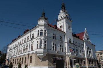 Prefectura Suceava a preluat de la Direcția de Sănătate Publică Suceava 121.200 măști de protecție și 4.200 litri de dezinfectant