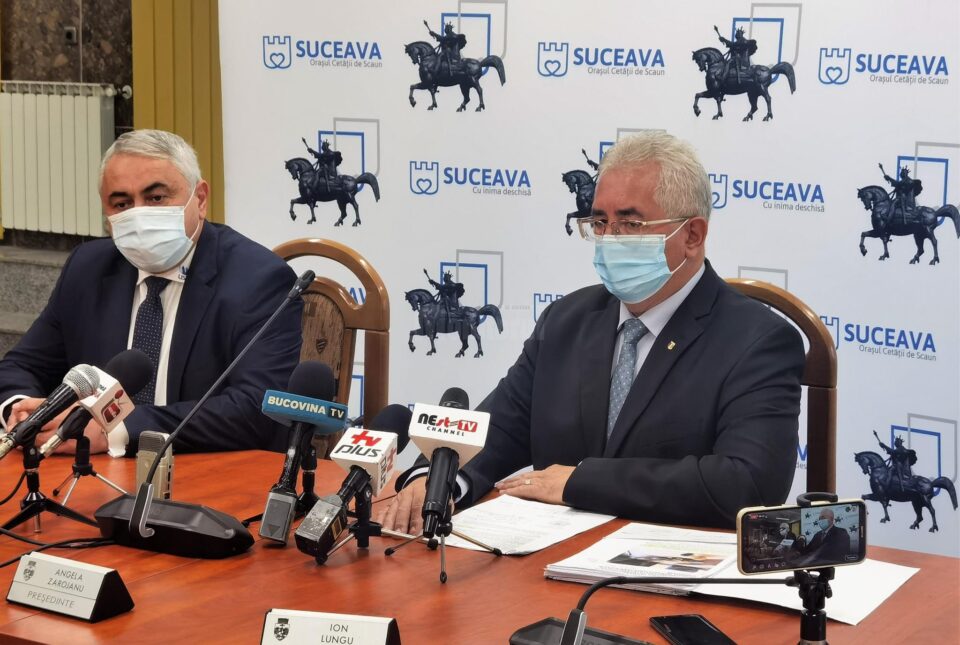 Primarul Ion Lungu și rectorul USV Valentin Popa au anunțat înființarea centrul național olimpic de pregătire a juniorilor la handbal masculin Primarul Ion Lungu și rectorul USV Valentin Popa au anunțat înființarea centrul național olimpic de pregătire a juniorilor la handbal masculin