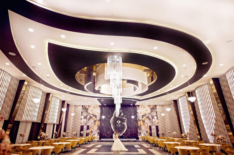 JENI PALACE a inaugurat cea mai luxoasă și extravagantă sală de nunți din Suceava – The MAN