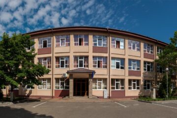 Zeci de elevi calificați la locul de muncă, printr-un proiect implementat de Colegiul „Petru Mușat”