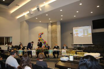 Premii în bani, distincții, diplome, trofee, flori pentru 41 de elevi care au luat 10 pe linie la evaluarea națională și la bacalaureat