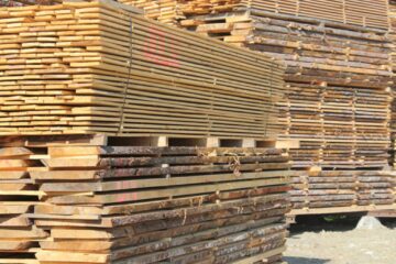 Amenzi mari și lemn de peste 100.000 de lei confiscat, pentru condiții eronate de expediere