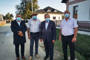 Gheorghe Flutur a rămas impresionat de investițiile din comuna Poieni Solca Gheorghe Flutur a rămas impresionat de investițiile din comuna Poieni Solca